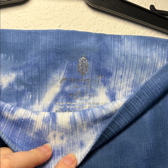 Free People FP Movement Good Karma Blue and White Tie-Dye Leggings xs small - Picture 4 of 8